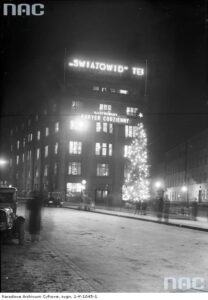 Krakowskie neony – 100 lat historii 5 Neon Ilustrowany Kurier Codzienny, Kraków, ul. Wielopole
