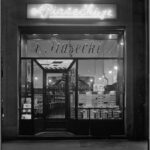 Krakowskie neony – 100 lat historii 3 Neon A. Piasecki, Kraków, Rynek Główny.