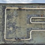 Neon "F" z neonu Filatelistyka, os. Centrum D 1, Kraków, Nowa Huta.